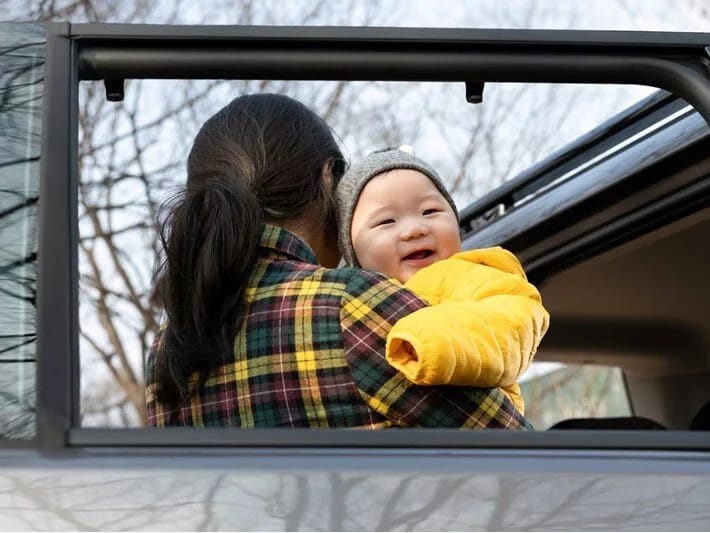 Cənubi Koreyada övladlığa götürmə qalmaqalı: Atasız uşaqları satdılar