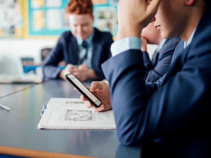 Avstriyada ibtidai və orta məktəblərdə telefon istifadə edilməyəcək
