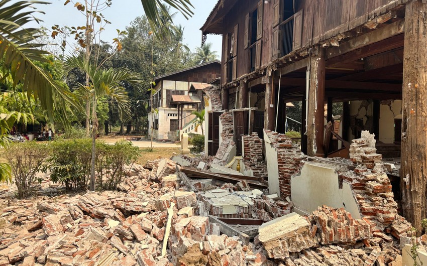 Myanmada məktəb binasının dağıntıları altında qalan beş uşaq ölüb