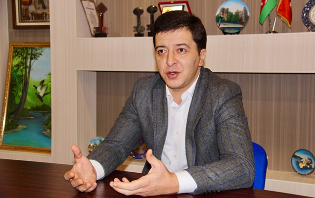 “Tramp sizə neyləyirsə düz edir, haqq edir, hətta az edir...”