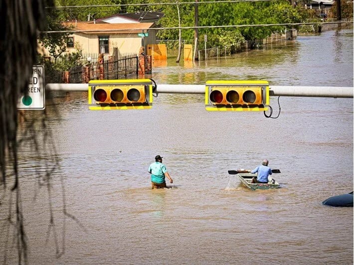 Texasda daşqın: 4 nəfər ölüb