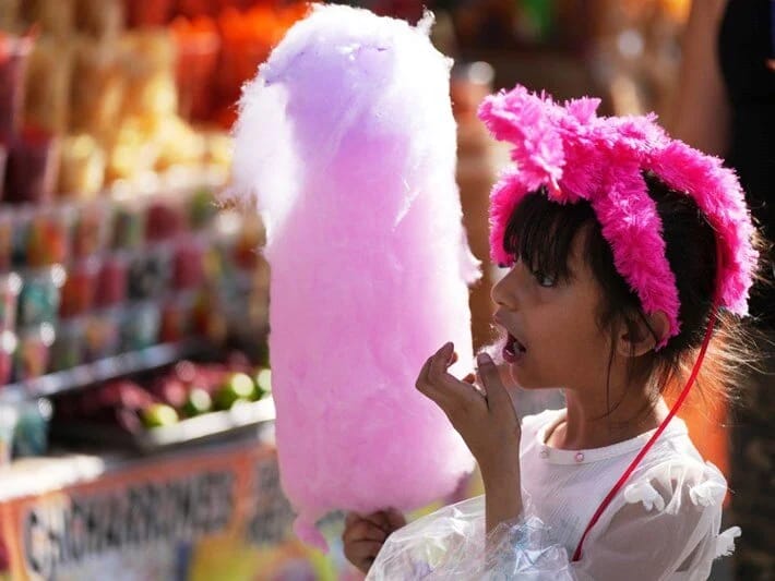 Məktəblərdə lazımsız qida qadağası: Artıq satılmayacaq