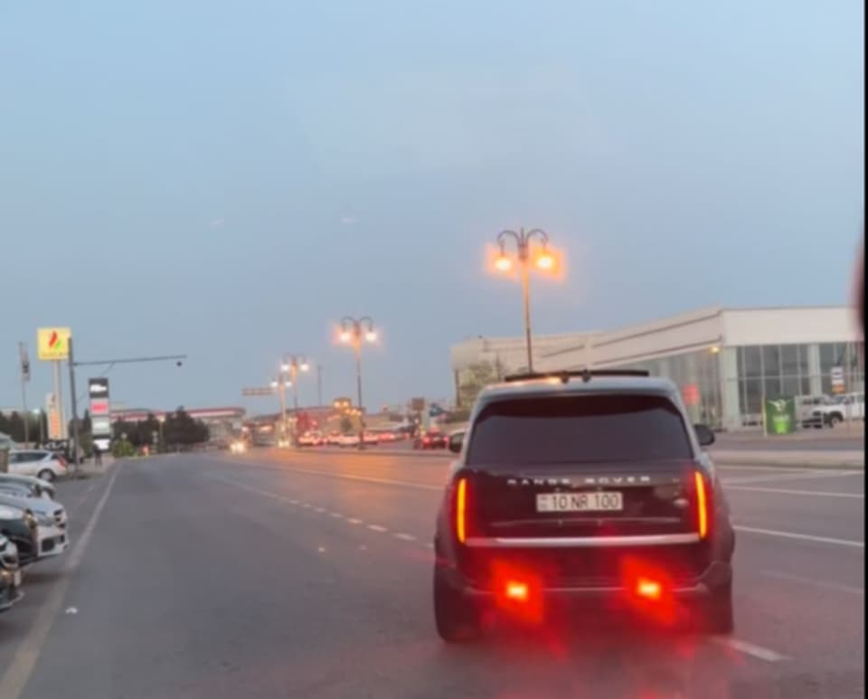 Bakıda 400 minlik maşın əks istiqamətdə sürülərək təhlükə yaratdı - VİDEO