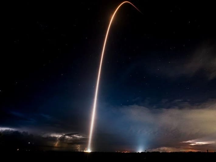 SpaceX-dən bir ilk: Qütb orbitinə insanlı kosmik uçuş