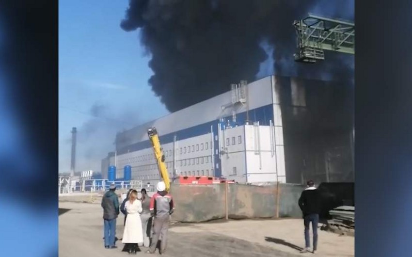 Rusiyada gəmi təmiri zavodunda yanğın baş verib, xəsarət alanlar var