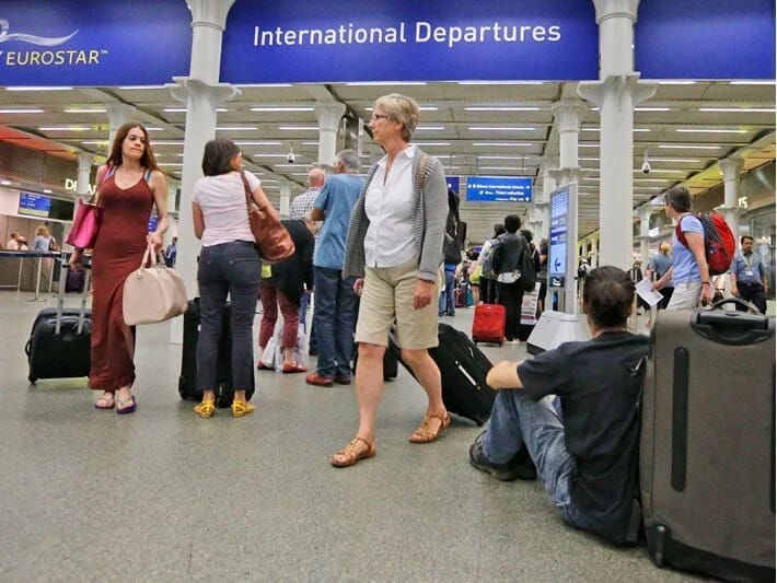 Elektron icazə olmadan Böyük Britaniyaya giriş olmayacaq