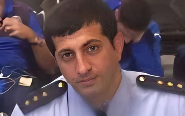 Ölkəyə 41 qızıl külçə keçirən məmur hakim qarşısında