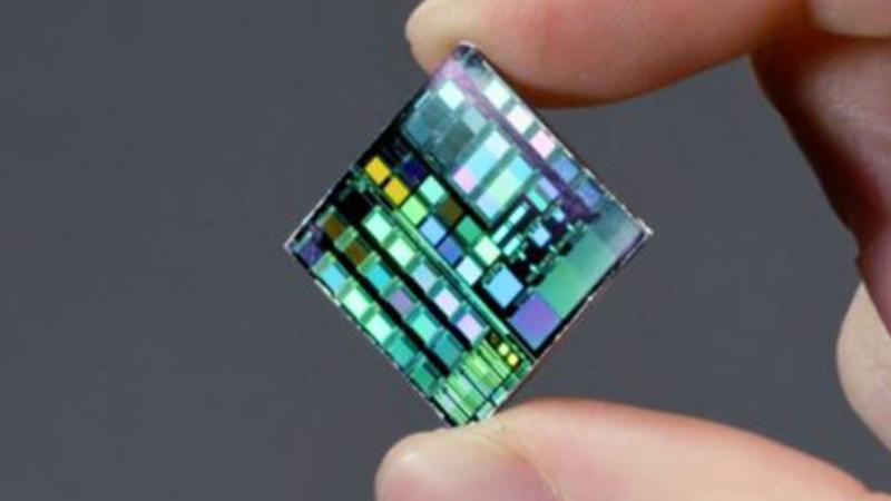 Dünyanın ən qabaqcıl mikroçipi təqdim edildi