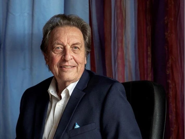 İlon Maskın atası: Putinə heyran olmamaq axmaqlıq olardı