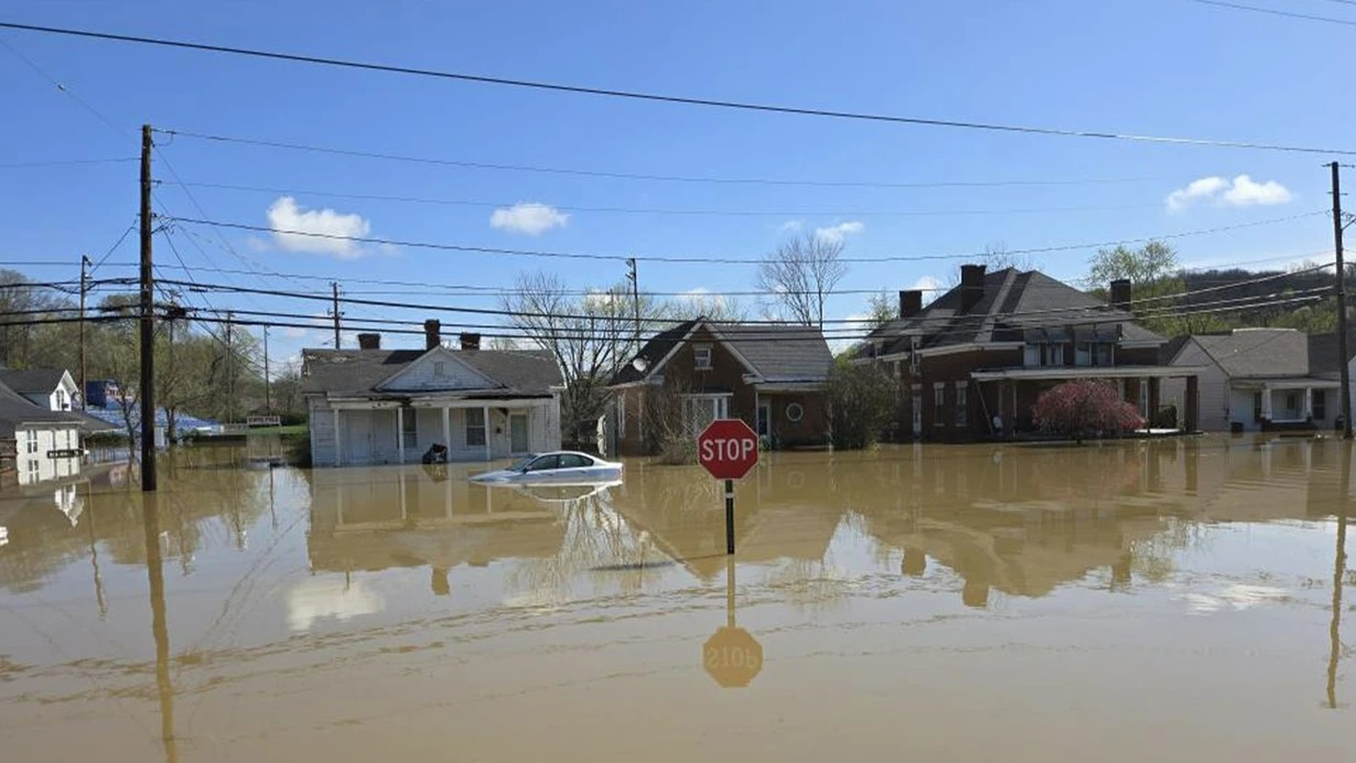ABŞ-də daşqın və tufanlar nəticəsində ölənlərin sayı artdı
