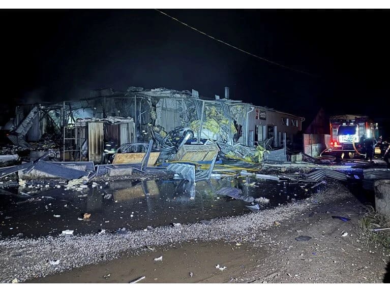 Rusiyadan Ukraynanın 3 şəhərinə pilotsuz təyyarə hücumu: 22 nəfər yaralanıb