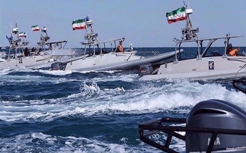 İran qanunsuz yanacaq daşıyan iki gəmini saxlayıb