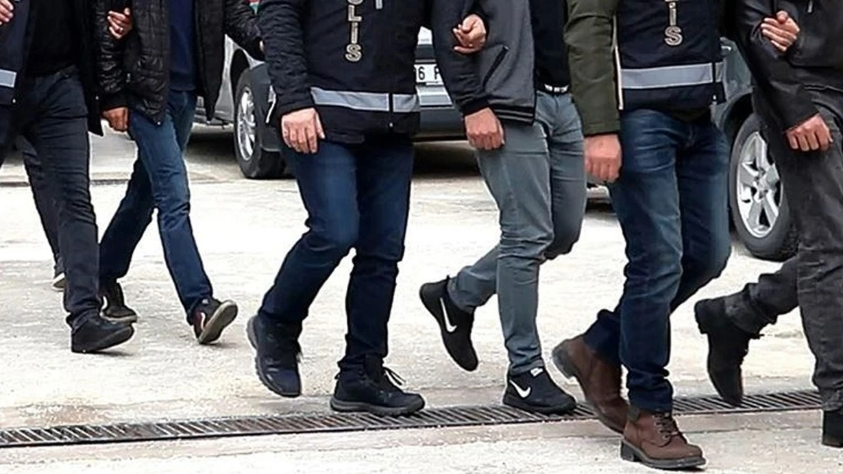 İstanbul mərkəzli FETÖ əməliyyatında 36 şübhəli tutuldu