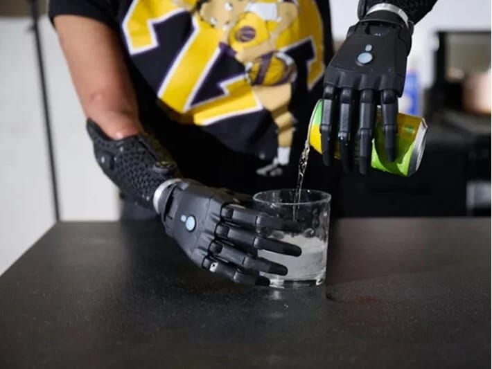 Möcüzəvi əl: Qoldan ayrıldıqda belə hərəkət edir