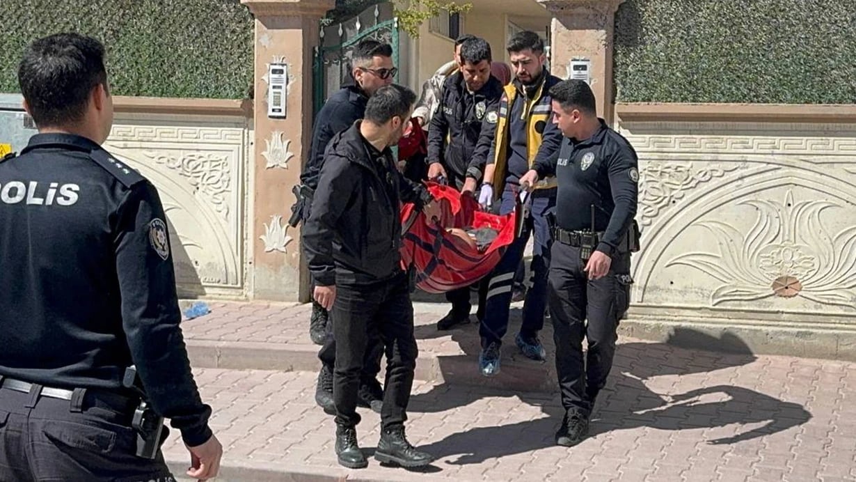 Türkiyədə həyat yoldaşını bıçaqlayan şəxs intihara cəhd göstərdi