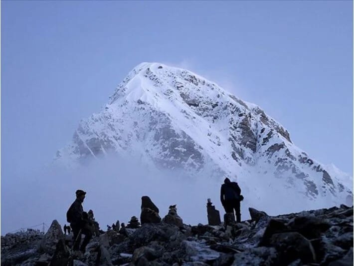 Everest rekorda imza atmağa hazırlaşır