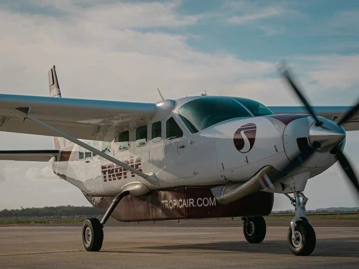 Sərnişin təyyarəni qaçırmaq istəyən şəxsi saxlayıb