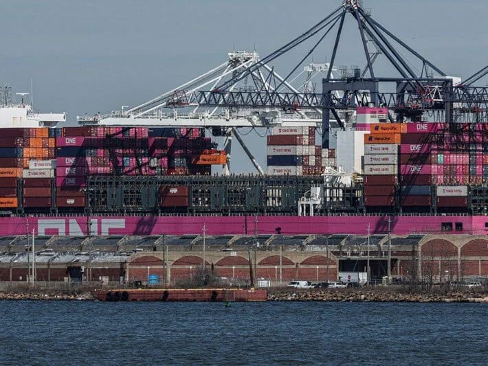 ABŞ Çin gəmiləri üçün rüsum tələb edəcək