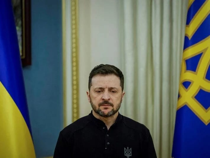 Zelenski: Atəşkəs əldə olunarsa, Rusiya ilə danışmağa hazırıq