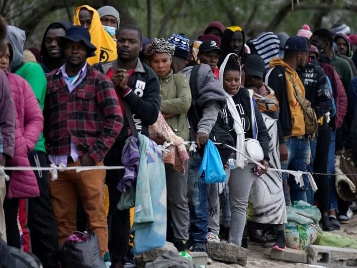 Əvvəlcə ABŞ, indi Dominikan Respublikası: 130-dan çox qadın və uşaq saxlanılıb