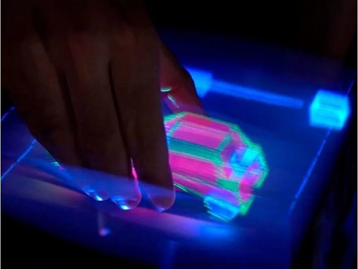 Dünyanın ilk interaktiv 3D holoqramı hazırlanıb