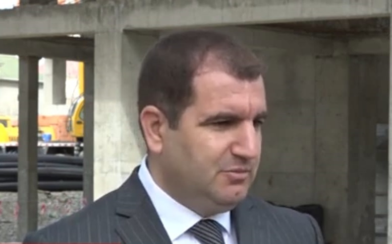 ETSN-də işləyən məmur paytaxtd obyekt tikdirib? FOTOFAKT