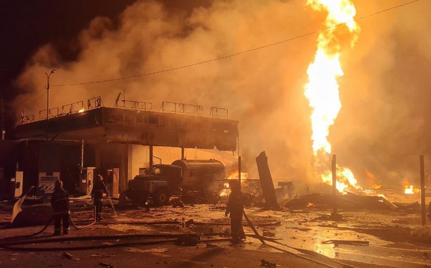 Ermənistanda qazdoldurma məntəqəsində partlayış baş verib, avtomobillər zədələnib