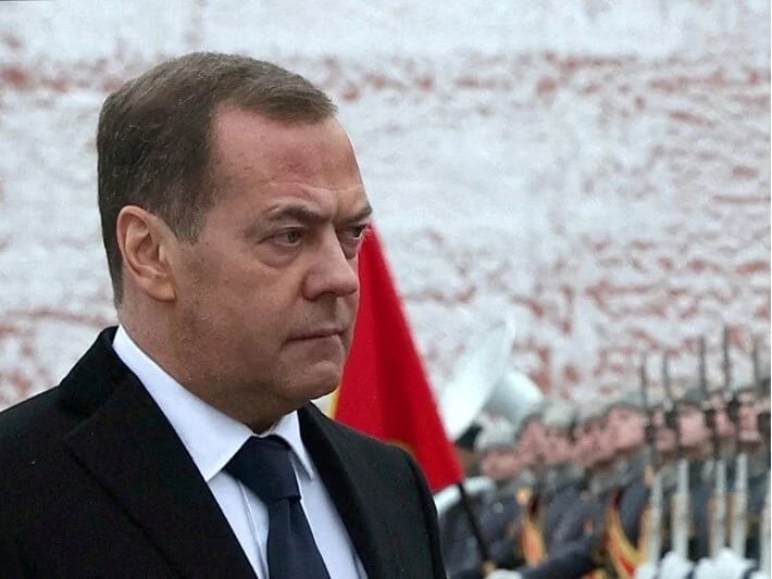 Medvedev Finlandiya və İsveçi hədələyir: Onlar Rusiyanın hədəfinə çevriliblər