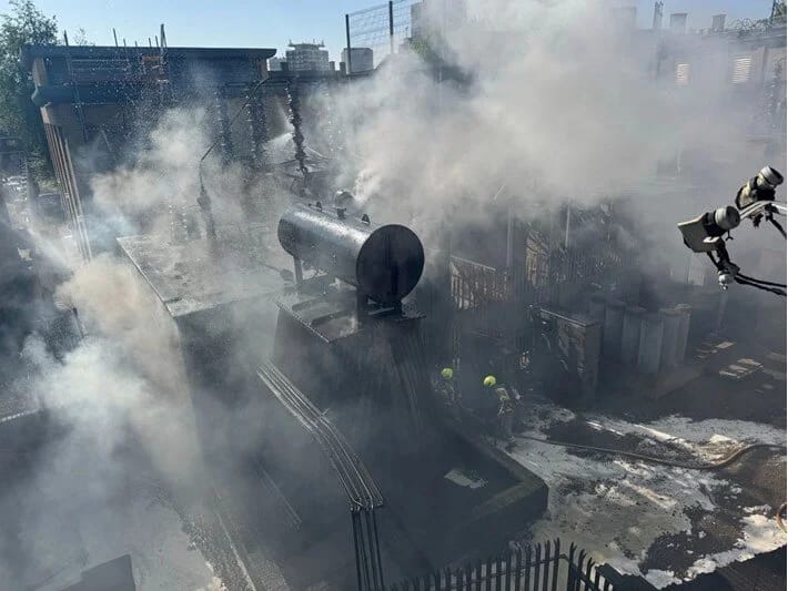 Londonda dəhşətli yanğın: 80 nəfər təxliyə edilib