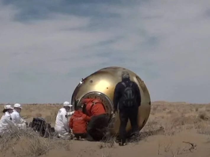 Çinli taikonavtlar Yerə qayıtdılar