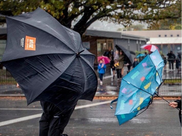 Güclü külək səbəbindən fövqəladə vəziyyət elan edilib