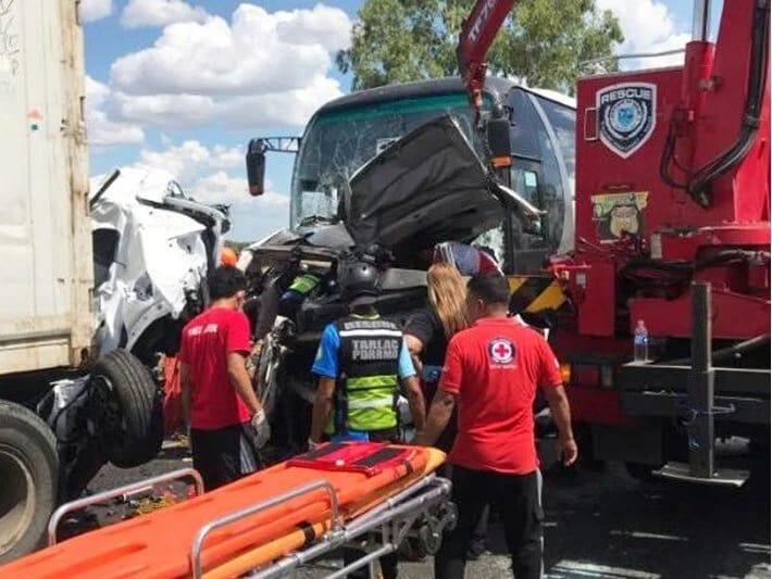 Filippində sərnişin avtobusu ödəniş məntəqəsinə çırpılıb, 12 nəfər ölüb