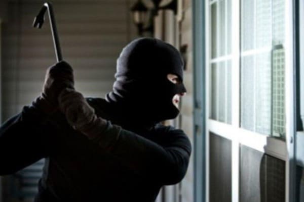 İşlədiyi evdən oğurluq edən usta saxlanıldı