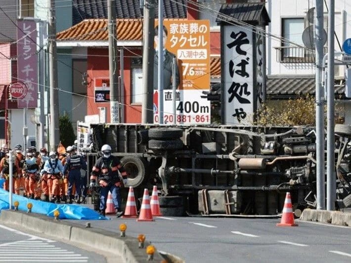 Çuxura düşmüş yük maşını cəsəd ilə birlikdə 3 ay sonra çıxarıldı