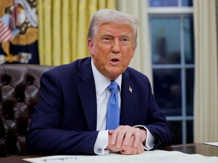 Tramp: İrandan neft alan ölkələrə sanksiya tətbiq olunacaq