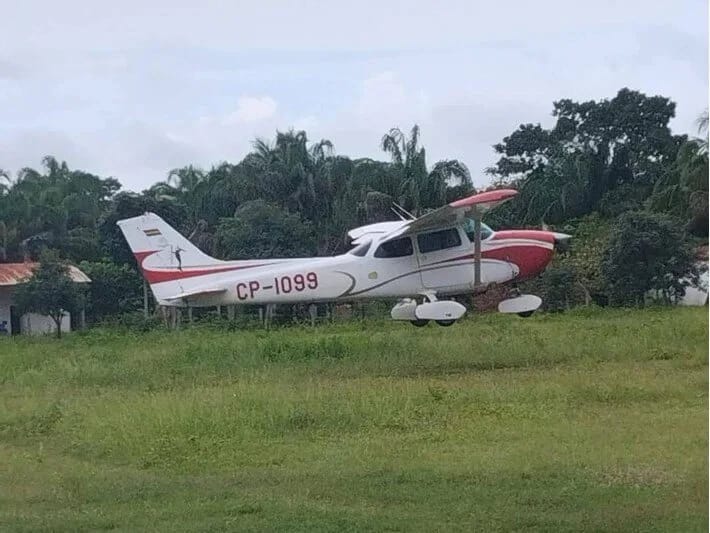 Amazonda bataqlığa düşən təyyarənin sərnişinləri xilas olmaq üçün 36 saat gözləyib