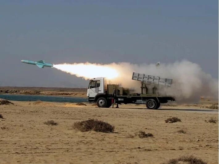 İran 1200 kilometr mənzilli yeni ballistik raketini nümayiş etdirib