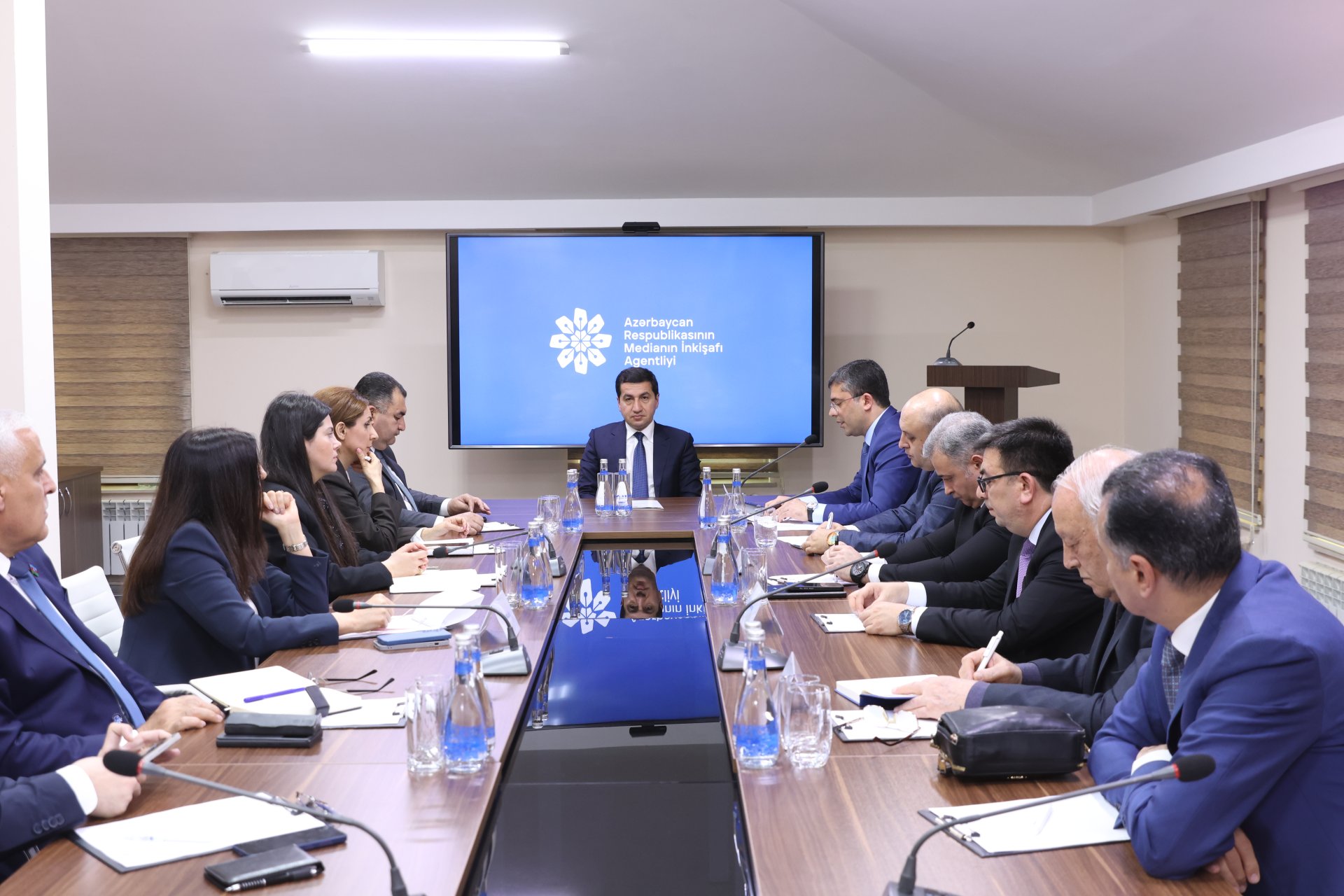 Medianın İnkişafı Agentliyində media subyektlərinin rəhbərləri ilə görüş keçirilib