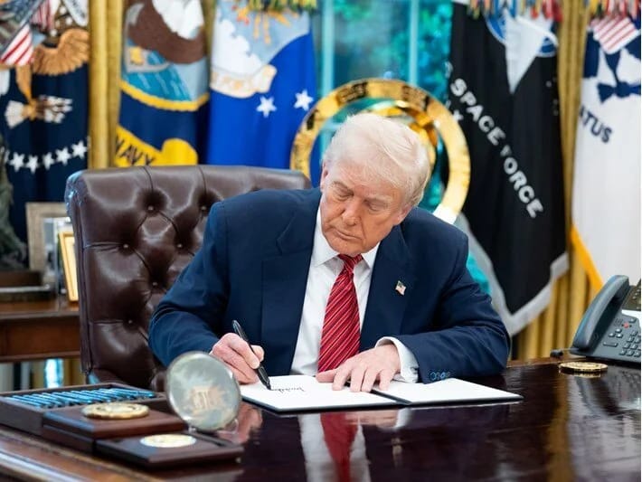 Tramp: Böyük Britaniya ilə önəmli müqavilə bağladıq