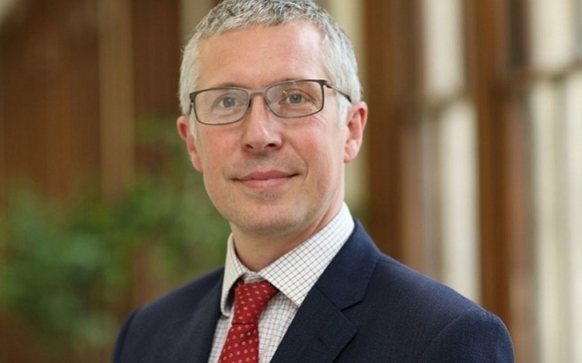 Britaniya səfiri ümummilli lider Heydər Əliyevi anıb