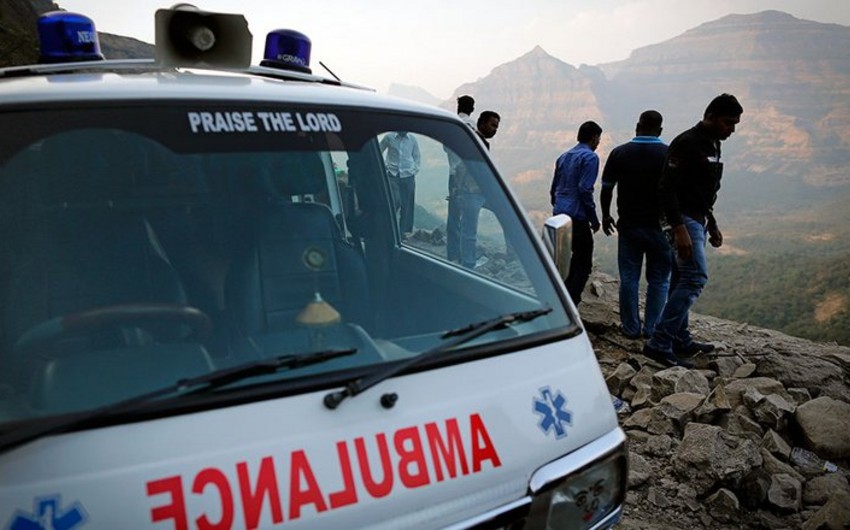 Hindistanda ağır yol qəzasında 13 nəfər ölüb