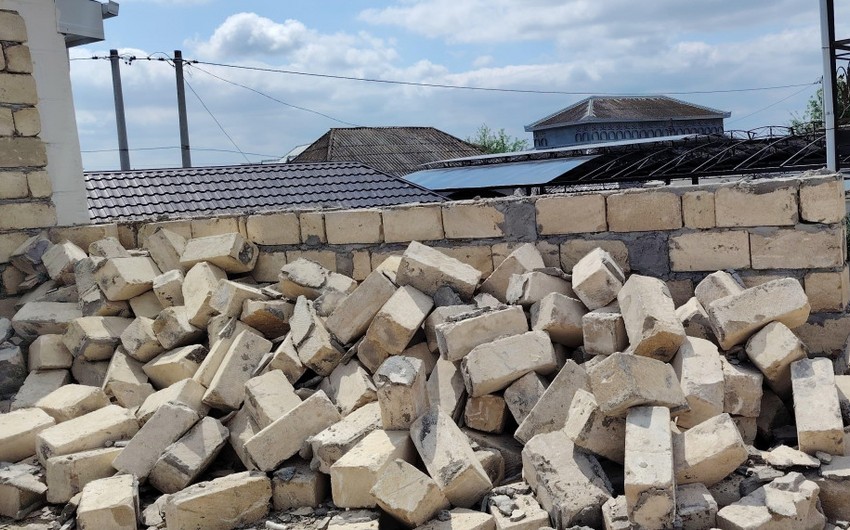 Kürdəmirdə qanunsuz tikinti sökülüb