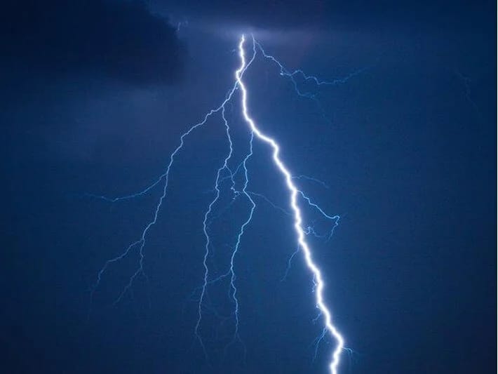 Banqladeşdə 13 nəfər ildırım vurması nəticəsində ölüb