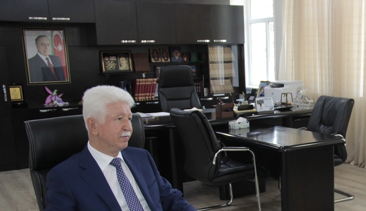 İcra başçısı Rafiq Cəlilovun yubileyinə nə hədiyyə ediblər?-Video