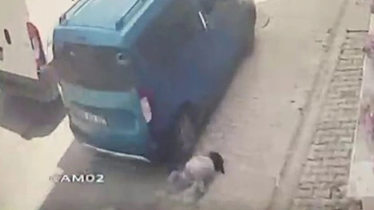 4 yaşlı uşaq oyun oynayarkən maşının altında qaldı