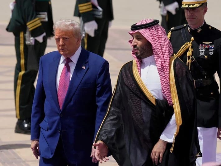 Trampın Yaxın Şərq turu başladı