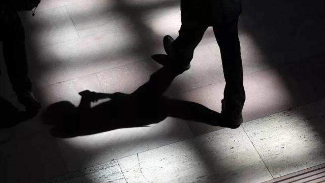 Əlcəzair saxta pasportla tutulan iki fransız kəşfiyyatçısını deportasiya edib