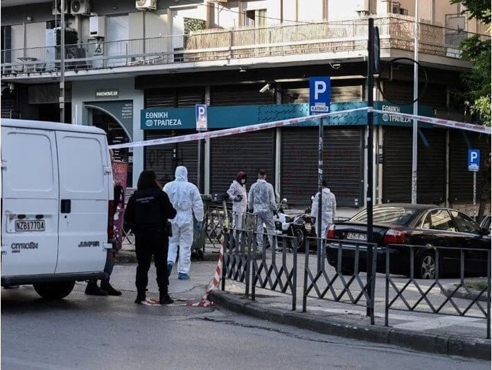 Yunanıstanda hakim partiyanın deputatının evinin qarşısında partlayış olub