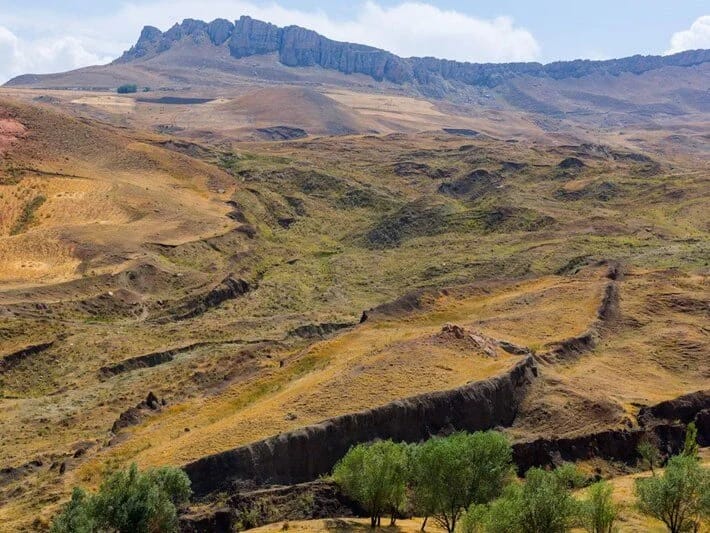 Nuhun gəmisinin axtarışı: Ağrı dağında ilk dəlil 