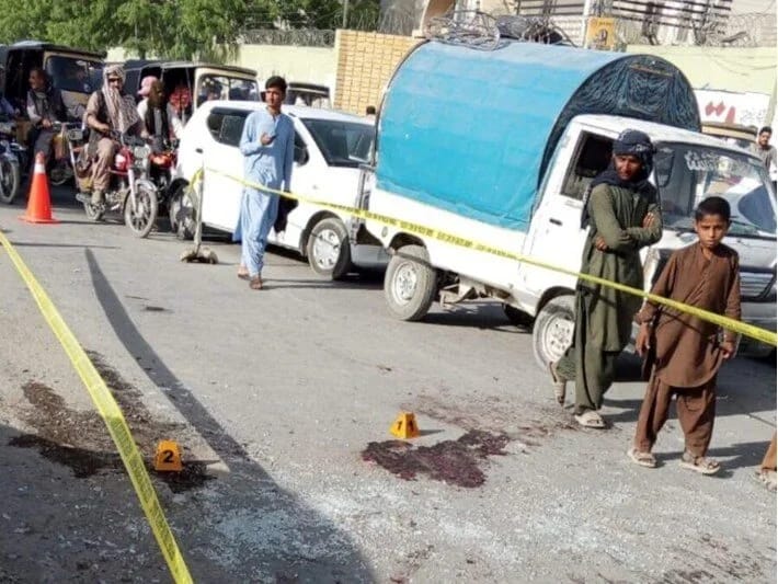 Pakistanda mitinqə bombalı hücum olub